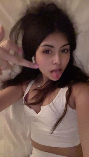 Full leaked Lianday/ private onlyfans photo