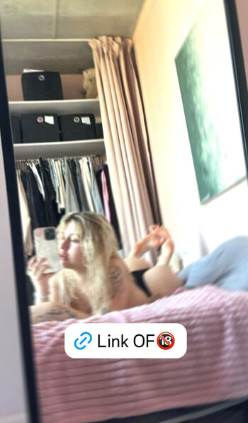 Full leaked Kasey warner/ private onlyfans photo