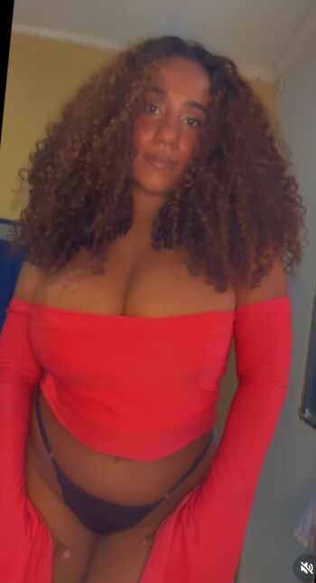 Full leaked Tia maria/ private onlyfans photo