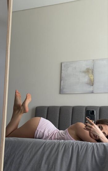 Full leaked Waifu mommy/ private onlyfans photo