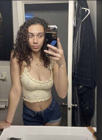 Full leaked Lisa / private onlyfans photo