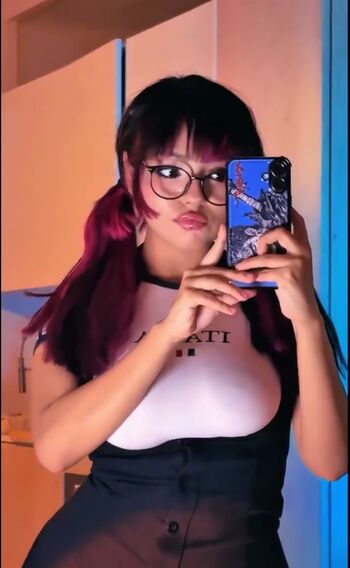 Full leaked Krystinh/ private onlyfans photo