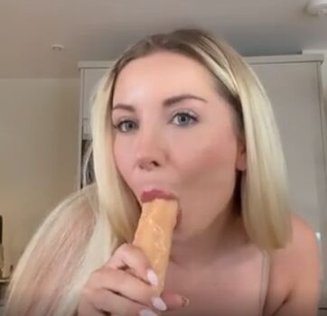 Full leaked Anna baileys/ private onlyfans photo