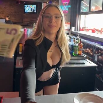 Full leaked Minaveneta private onlyfans photo