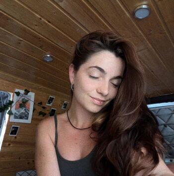 Full leaked Who is this / private onlyfans photo