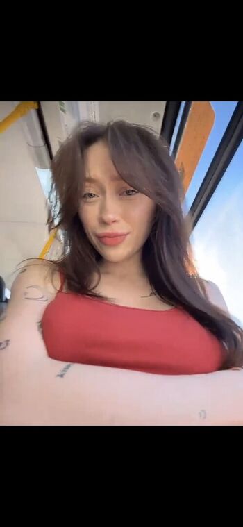 Full leaked Emma chamberlain/ private onlyfans photo