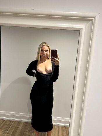 Full leaked Kira noir/ private onlyfans photo