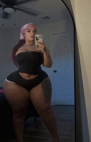 Full leaked Thatsvroni/ private onlyfans photo