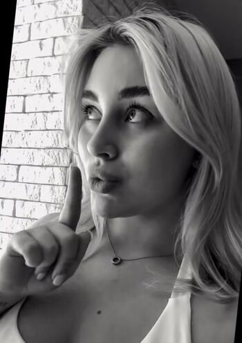 Full leaked Amandadevil/ private onlyfans photo