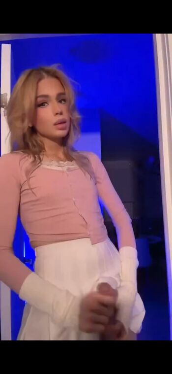 Full leaked Walkure/ private onlyfans photo