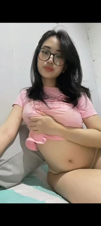Full leaked Wifenjim/ private onlyfans photo
