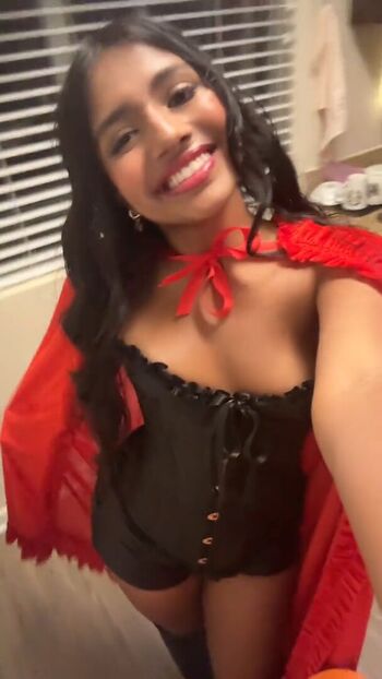 Full leaked Caroline bennett/ private onlyfans photo