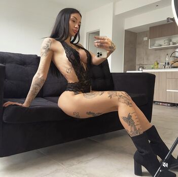 Full leaked Armani black/ private onlyfans photo