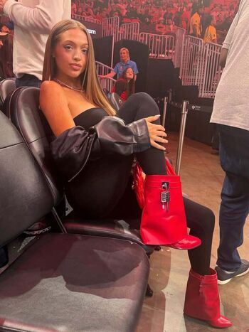 Full leaked Woah vicky  page private onlyfans photo