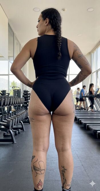Full leaked Women metal private onlyfans photo