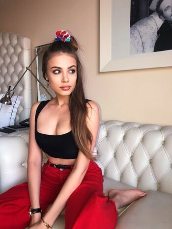 Xenia Tchoumi
