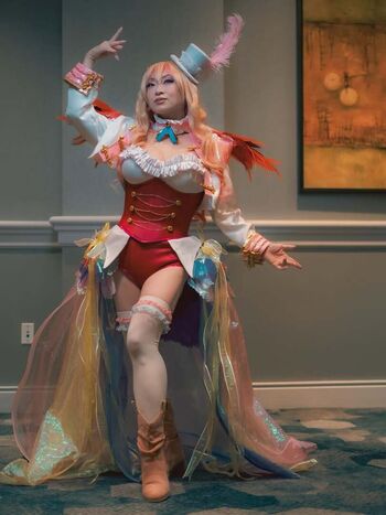 Yaya Han