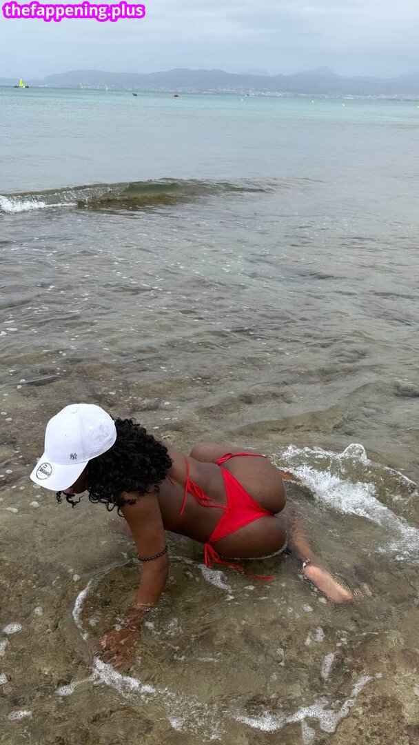 Yyaizabennett Nacktes OnlyFans Foto #2