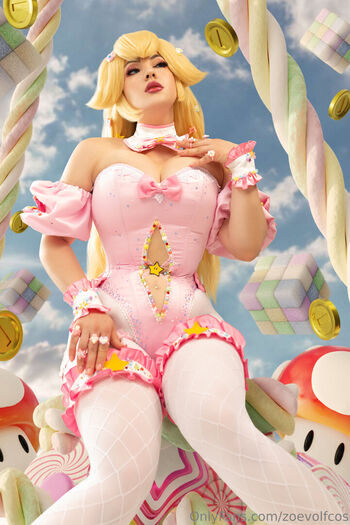 Zoe Volf Cosplay
