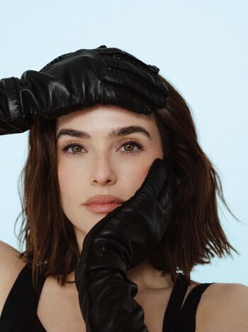 Zoey Deutch