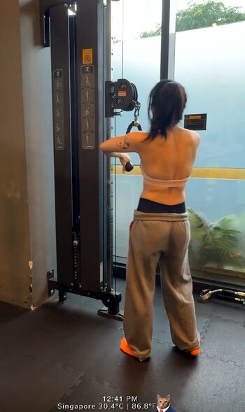 Full leaked Girls spreading their ass cheeks / private onlyfans photo